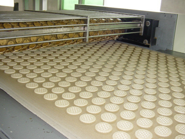 Línea automatizada de la producción alimentaria que hace la galleta/las galletas/las patatas a la inglesa/los buñuelos