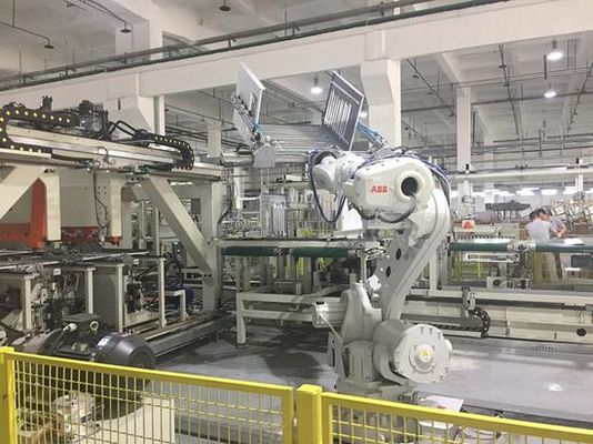 China Maquinaria de envasado robótica electrónica, embalador del robot 12 meses de garantía proveedor