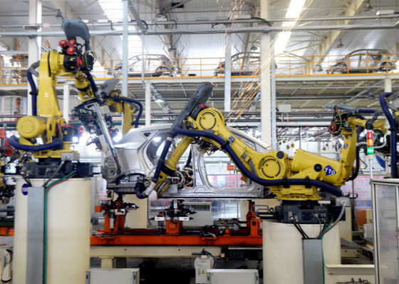 China Eficacia alta material de envasado de la asamblea del coche del metal robótico de la maquinaria proveedor