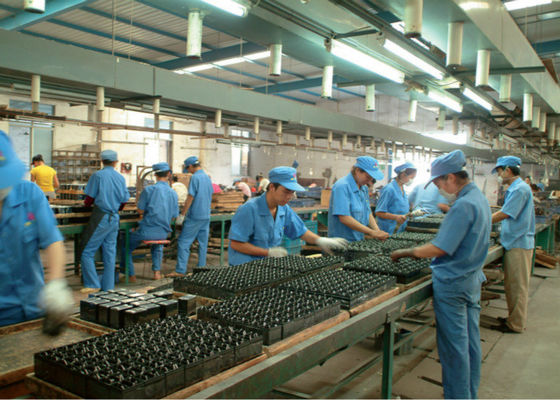 China Cadena de producción automatizada de la batería de almacenamiento, velocidad rápida automatizada del sistema de la asamblea proveedor